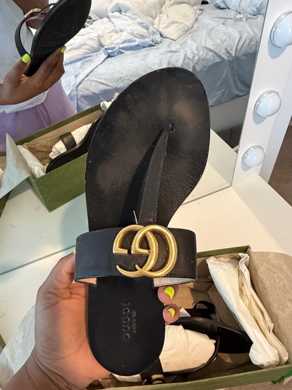 Gucci Black Leather Thong Sandals with Gold Double G - Picture 9 of 10